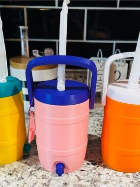 Can Pop Soda Beverage Cooler with Blue Lid and Handle and Tab Opener 1 item